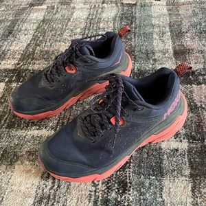 Hoka Challengers